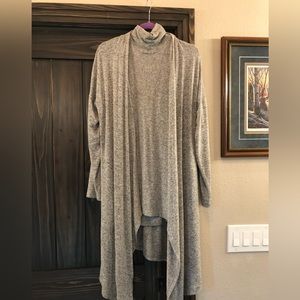 While House Black Market double sweater set